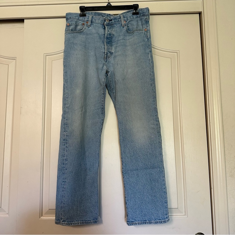 Levi's 501 Light Wash Straight Jeans